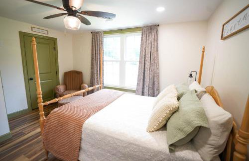 Historic Sears River Home (Main Level) on 10 Acres - Foto 42