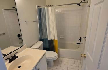 Spacious Townhouse near DC Airport Work Friendly - Foto 19