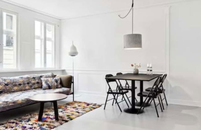 Three-story House Four Rooms - Photo 1