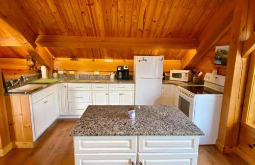 Spacious Salmon River Waterfront Lodge for 6 - Foto 10