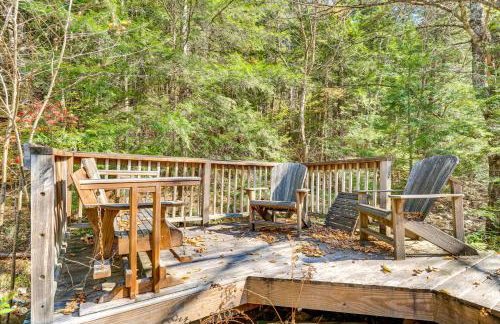 Hike, Ski and Unwind Cabin with Deck in Chester! - Foto 3