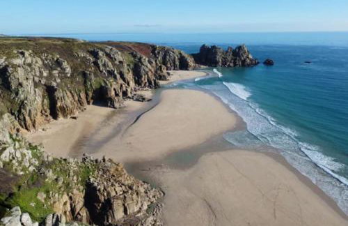 Spacious 1 Bedroom Apartment near Seafront - Photo 26