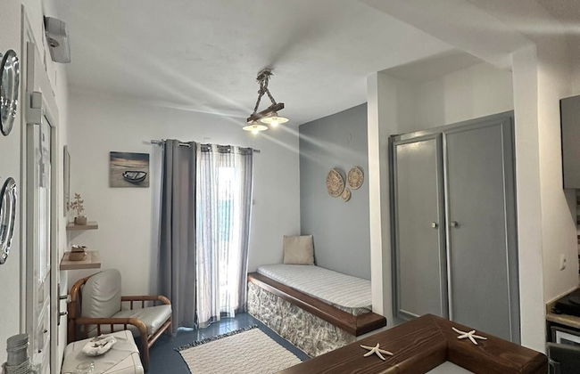 Elenis Studios & Apartments - Photo 22