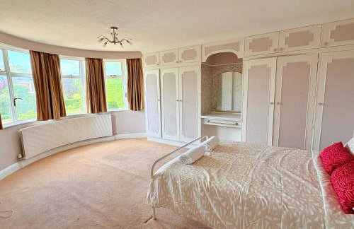 6-Beds, Private Road, Beautiful Garden - Foto 13