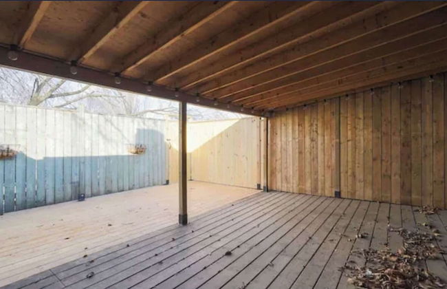 Casa Queen East - Modern 2BR Suite - Photo 12