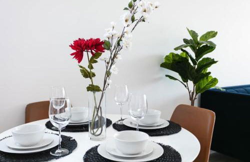 Upscale LA Getaway Sleeps 8 with Free Parking - Foto 26