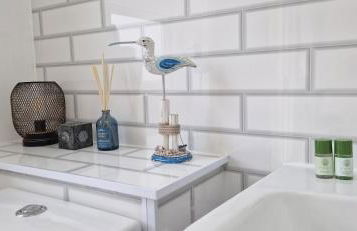 Restful Harbourside Apartment with Garden - Foto 28