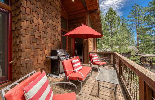 Truckee Timbers at Gray's Crossing by Tahoe Getaways - 4BR w Hot Tub, Ping Pong & EV - Foto 1