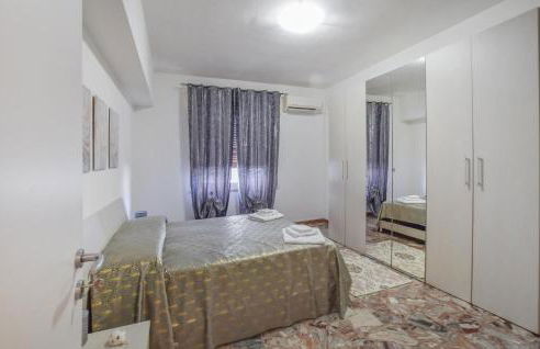 1 Bedroom Stunning Apartment In Reggio Calabria - Foto 10