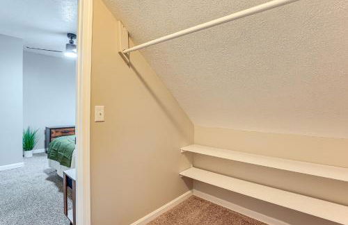 Stay Near the Derby and Downtown! Louisville Apt - Foto 16