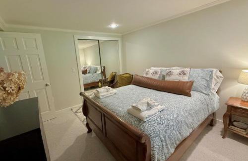 Beautiful House in the Woods, Huge Yard, Hot Tub - Foto 41