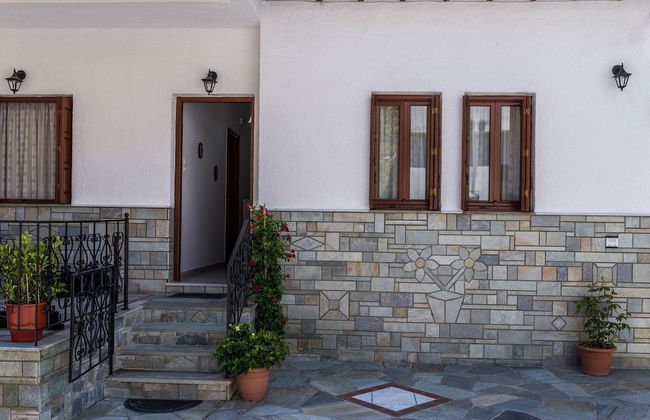 House of Gardenia - Photo 1