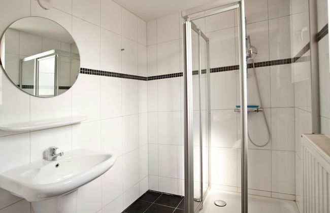 House With a View on Harbor, in a Water Area - Photo 41