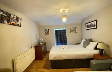 Van House - Photo 11