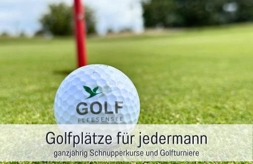 Strandhaus Mathea - ruhige Lage direkt am Fleesensee - Parkplatz, Kamin, Sauna - familienfreundlich - Foto 36