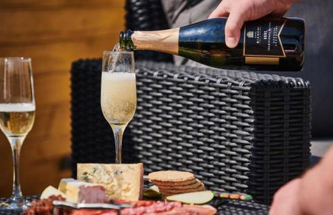 Luxury Hideaways - Photo 8