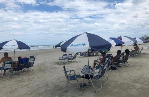 Fabuloso flat 241, Amarílis, Riviera de São Lourenço 3 Piscinas climatizadas carregador veiculo eletrico 2 quartos sendo uma suíte internet 500mb Adega, cozinha equipada completa, serviço de praia fim de semana limpeza trocas de toalhas, - Foto 61