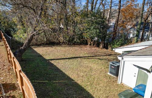 5 Min to Downtown - 7 to Duke - Washer and Dryer - Photo 30