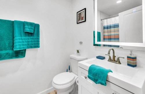 Modern 2BD 2BA Flat Gym and Pool Heart of Downtown - Foto 12