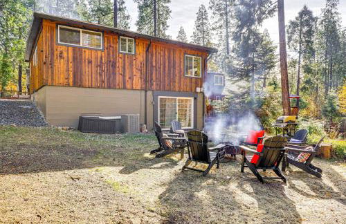 Walk to Golf, Lake Twain Harte Cabin with Fireplace - Photo 2