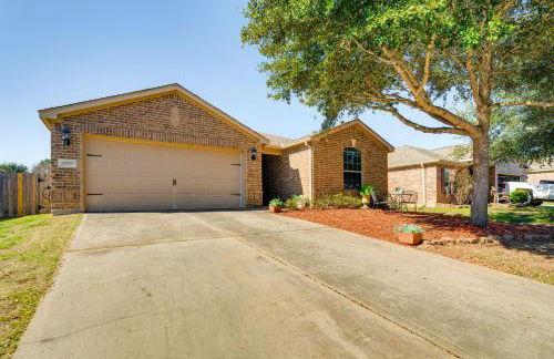 Suburban Home in Magnolia with Fenced Yard - Foto 29