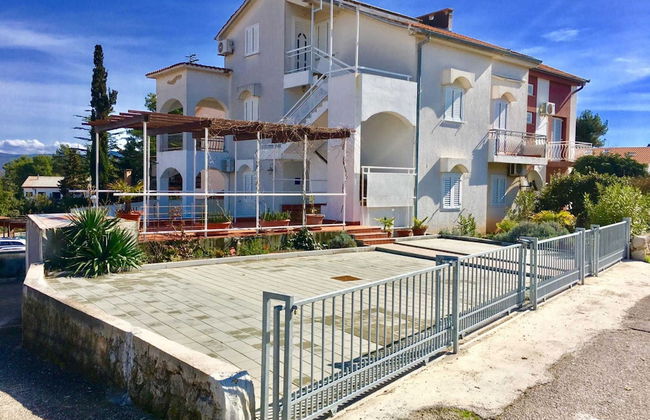 Bright Krk Apartment With Balcony and Beach Proximity - Photo 9