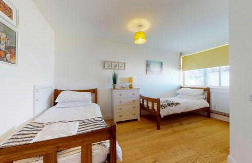 No. 28 Contemporary beach side property with sea views - Foto 27