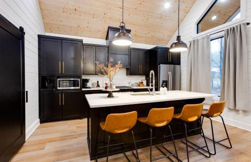 Crimson Creek Cabin - Hot Tub, Playset, Family-Friendly - Foto 18