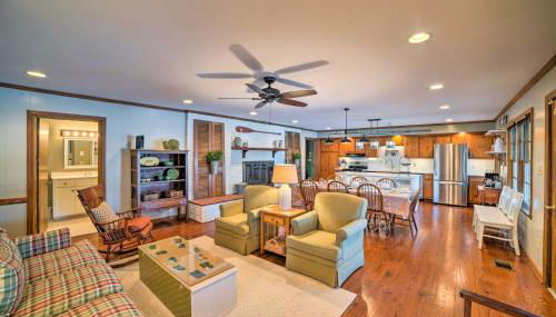 Lakefront Harrison Home with Sunroom, Deck, and Dock! - Foto 3