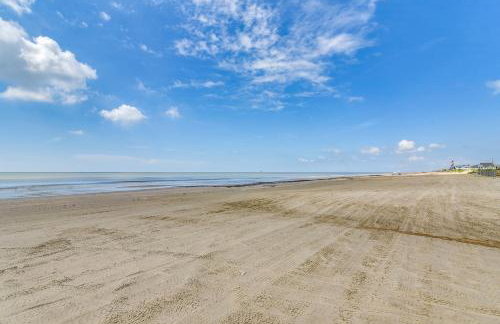 Ocean-View Balcony! Coastal Haven in Crystal Beach - Foto 33