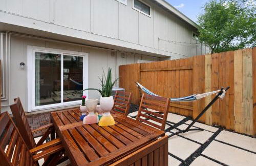 Contemporary Couples Getaway Near Austin Favorites - Loft 21 - Foto 18