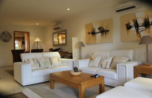 Luxury 3 Bedroom Apartment on Gated Complex - Foto 13