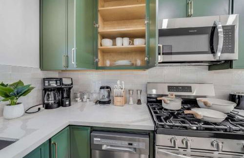 Brand New Apt w Parking Blocks from Downtown- F - Foto 10