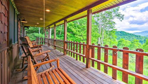 Slaty Fork Escape with Mountain View and Hot Tub! - Foto 2