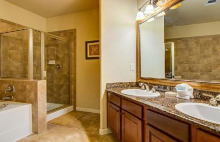 Bella Piazza Resort 3 Bedroom Condo 12 Miles to Disney - Foto 14