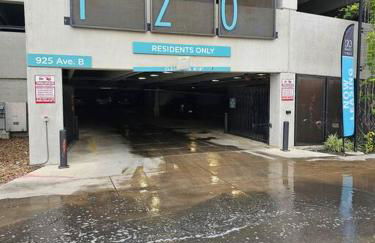 Beautiful Condo on Riverwalk King Suite w Free Parking Pet Friendly Centrally Located on the Riverwalk - Foto 39