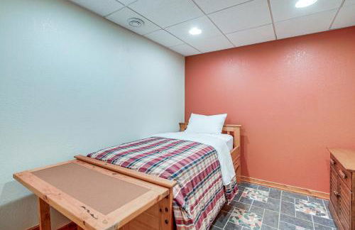 Family Home with Indoor Pool about 2 Mi to Elkhart Lake! - Foto 26