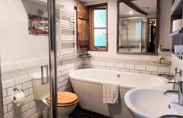 Tree-Tops Treehouse Eco Retreat - Photo 20