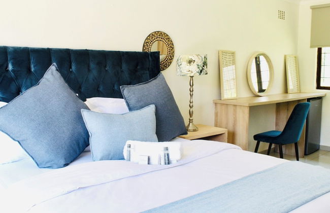 Impeccable 1-bed Apartment in Sandton - Photo 2