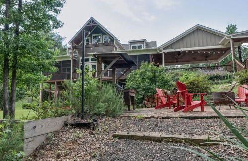 Luxurious Lake Front Estate, Sleeps 20, Game Room and Pet Friendly - Foto 44