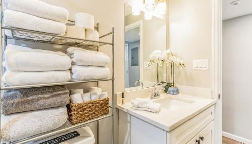 Shops, Dave and Busters and Convention Center across street! U1 - Foto 5