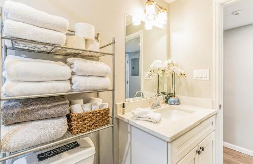 Shops, Dave and Busters and Convention Center across street! U1 - Foto 5