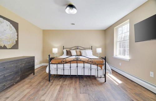 Luxe Lrg Pocono House for 18 Hot Tub/Gameroom/Pool - Foto 42