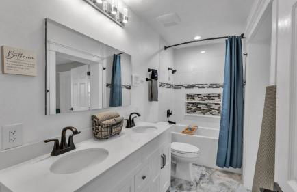 Lake, Pool, HotTub, Game Room, 8 Beds, Sleeps 17 - Foto 48