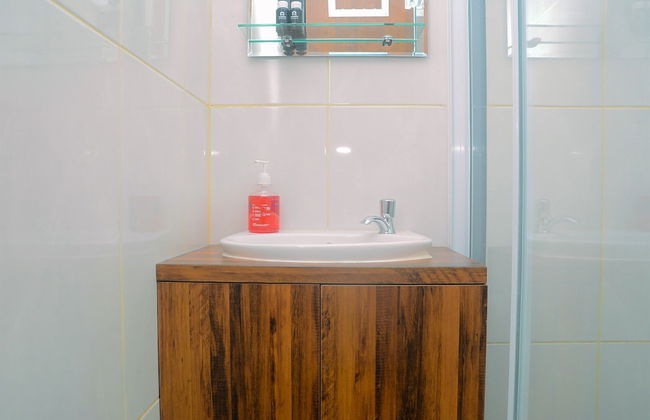 Cozy and Simple Living 1BR Grand Kamala Lagoon Apartment - Foto 17