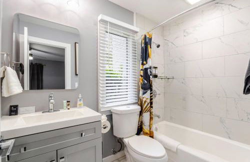 Spacious 2BR 2BA Steps from Hospitals and Uptown Charlotte Minimum Stay 15 Days or More - Foto 4