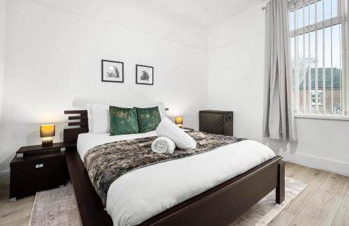 Stylish 4 Bedroom Townhouse - Edgbaston - Near Birmingham City Centre - Sleeps 8 - Parking - 578P - Foto 5