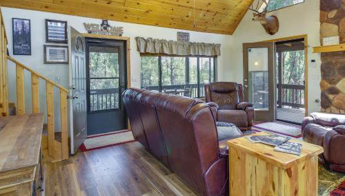 2 Mi to Show Low Lake: Scenic Cabin w/ Balcony - Foto 4