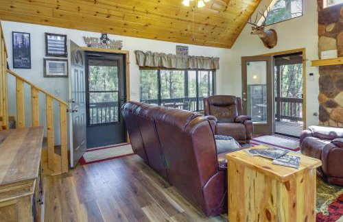 2 Mi to Show Low Lake: Scenic Cabin w/ Balcony - Foto 4