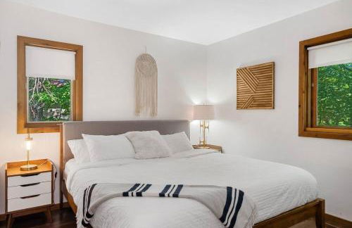 The Black Forest Chalet - Hot Tub, Hiking, Kayak - Foto 57